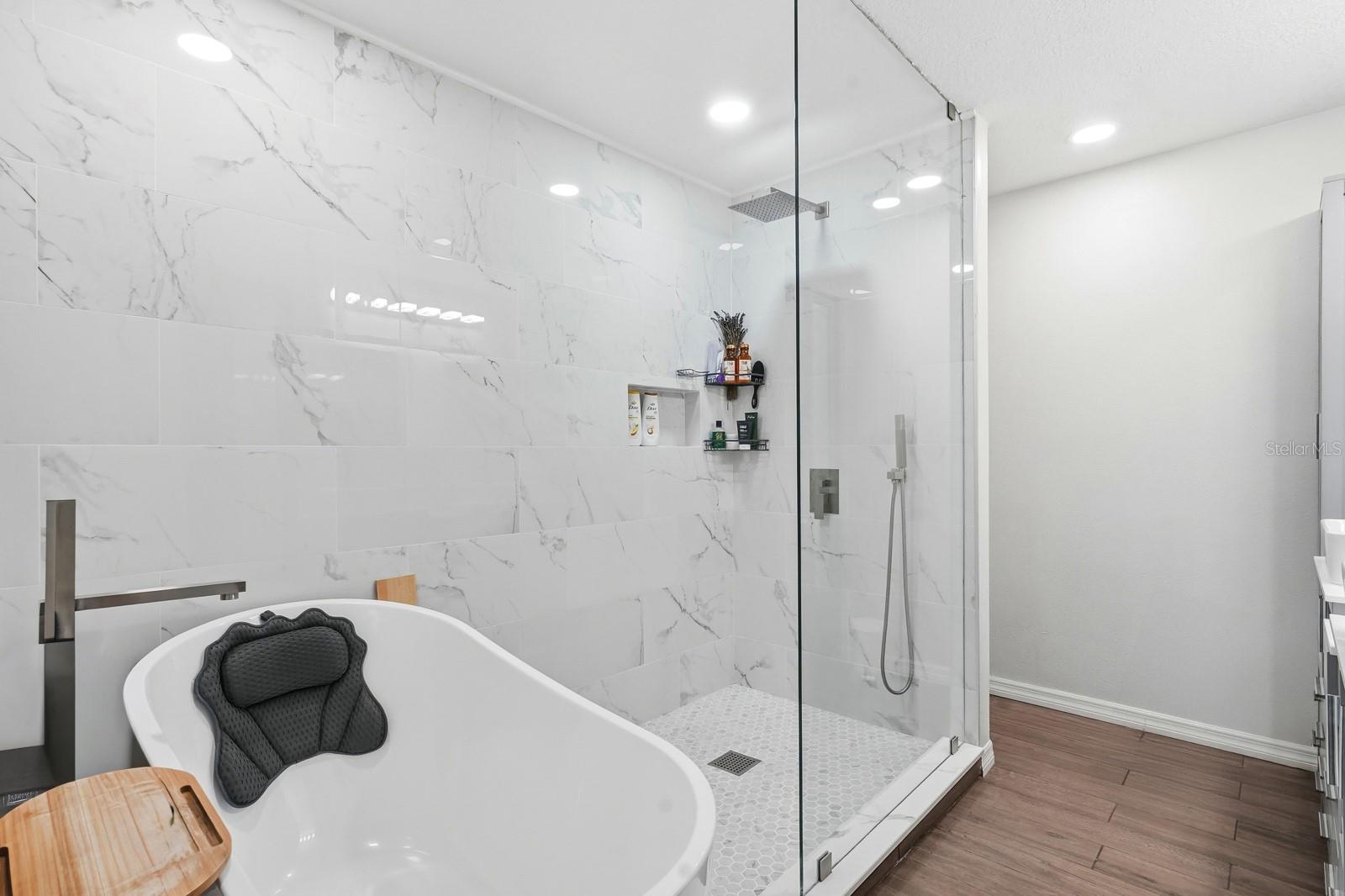 Image 17 of 32 For 2649 Bullion Loop