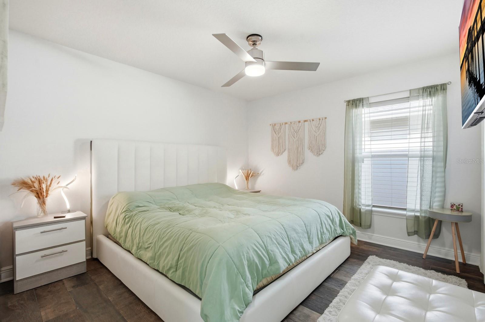 Image 19 of 32 For 2649 Bullion Loop