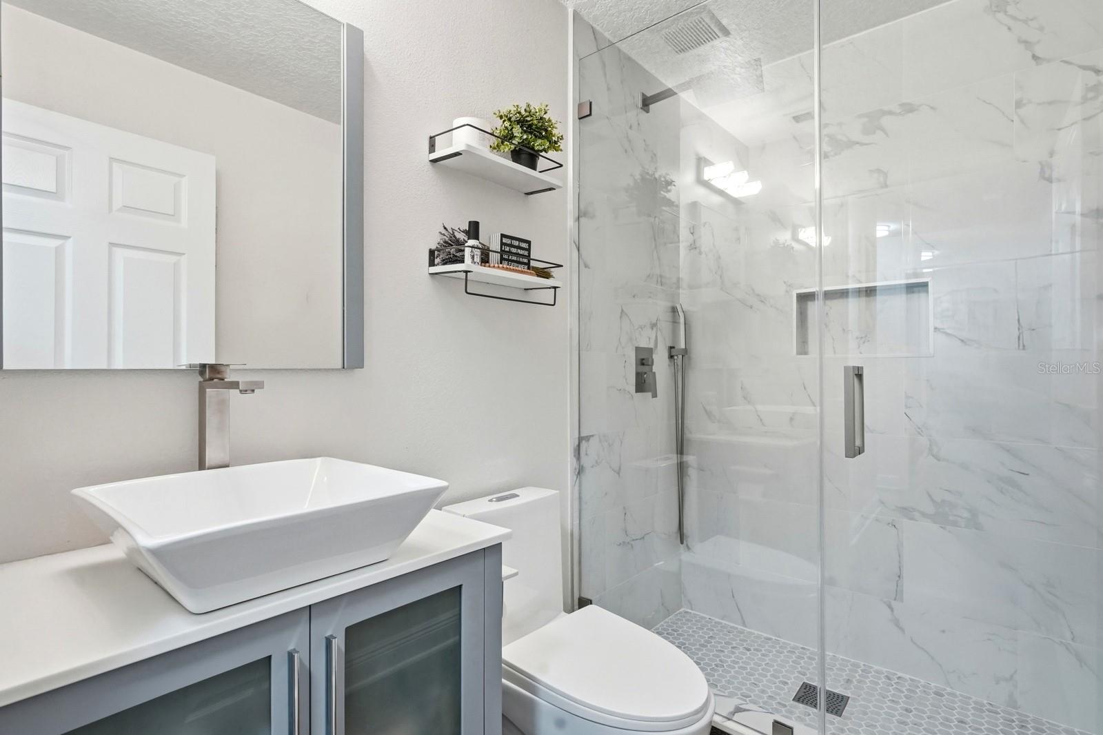 Image 21 of 32 For 2649 Bullion Loop