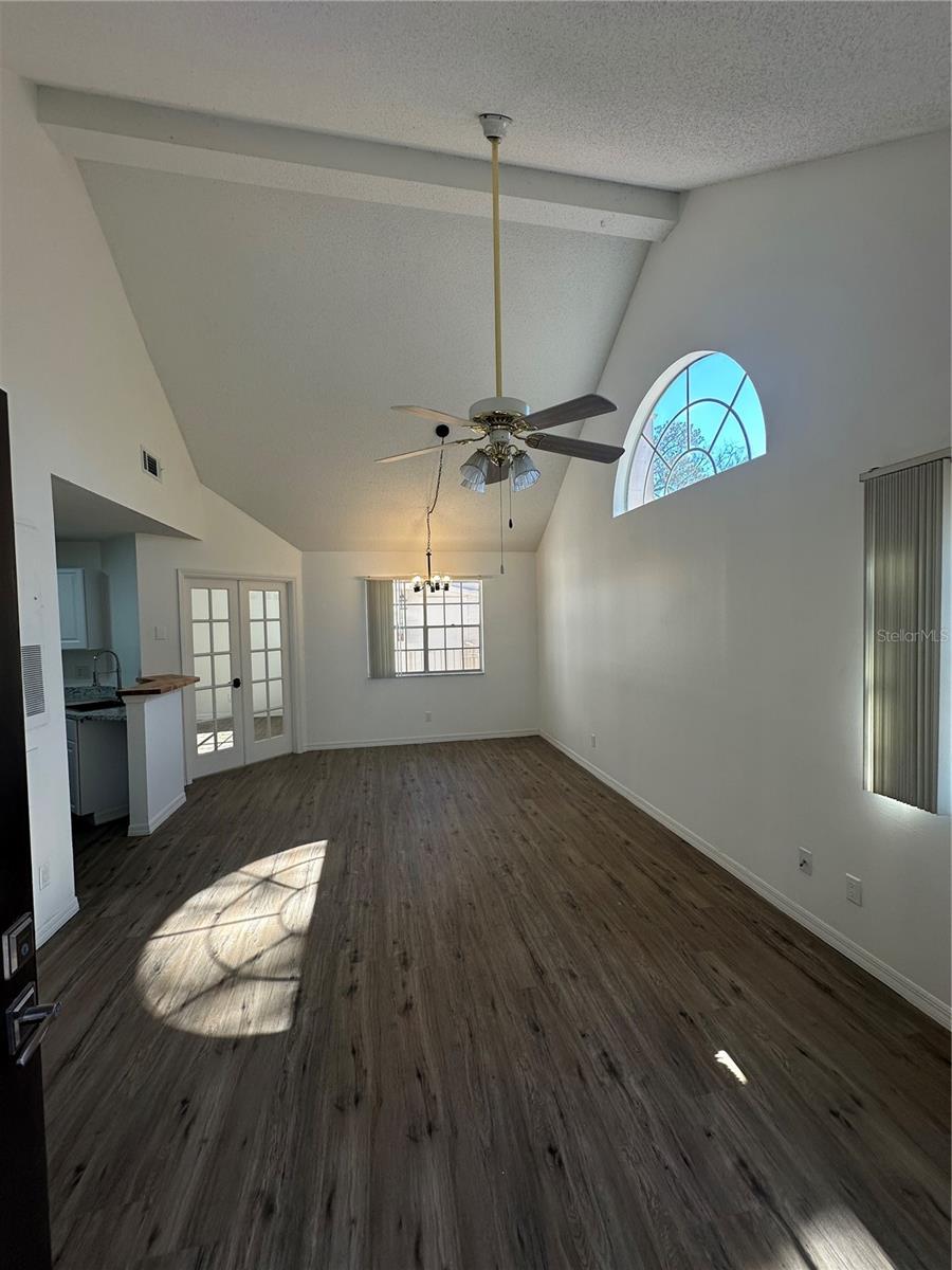 Image 22 of 27 For 624 Cambridge Way 104