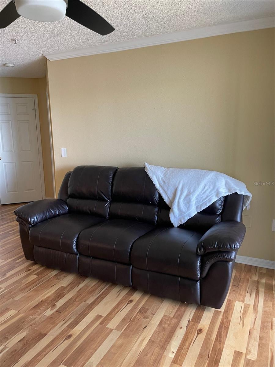 Image 15 of 47 For 1909 Summer Club Drive 211