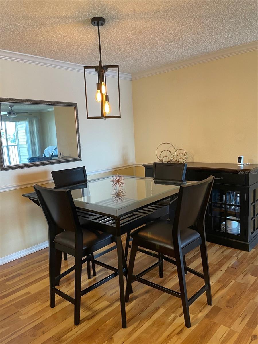 Image 17 of 47 For 1909 Summer Club Drive 211