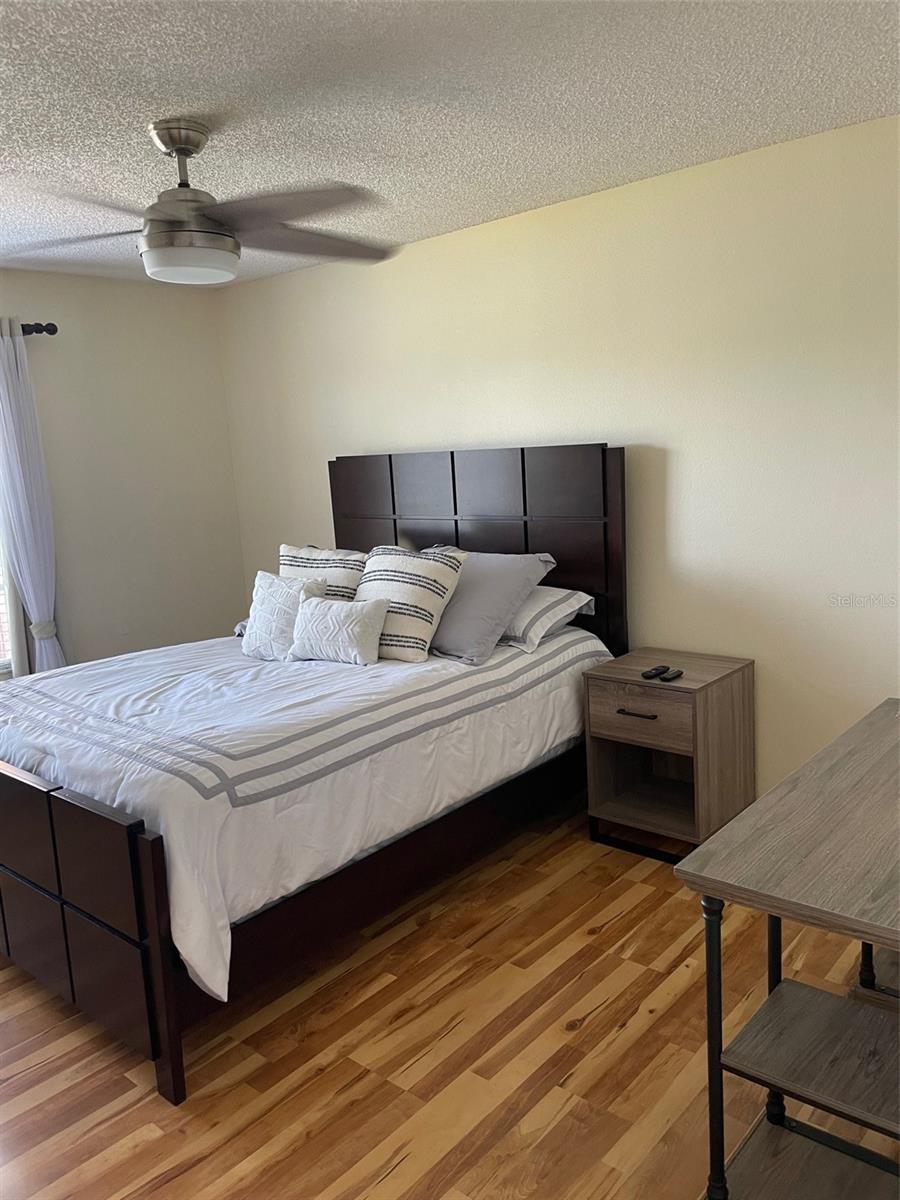 Image 26 of 47 For 1909 Summer Club Drive 211