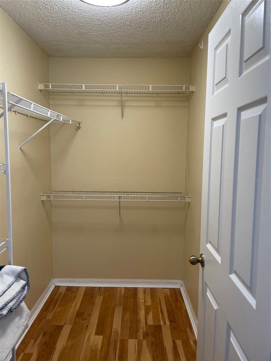 Image 29 of 47 For 1909 Summer Club Drive 211