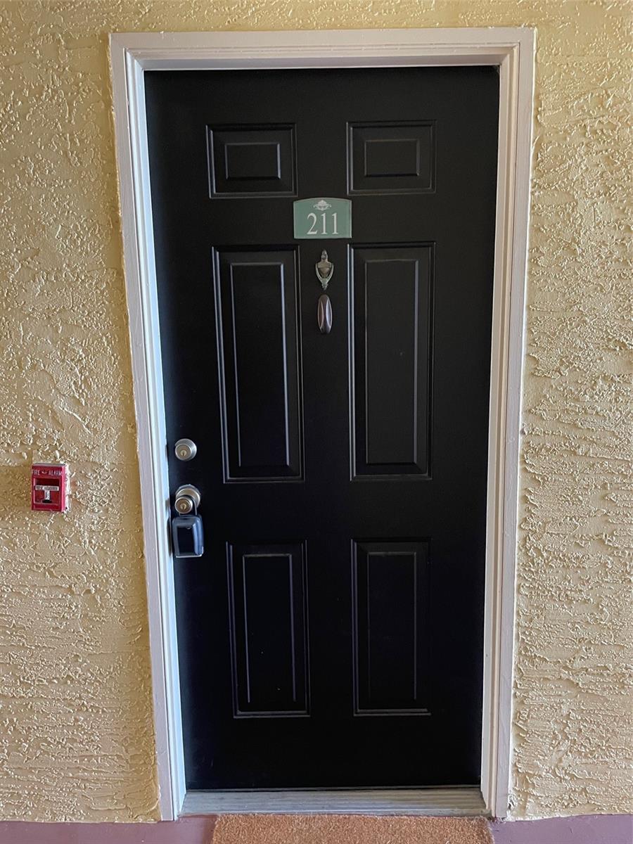 Image 32 of 47 For 1909 Summer Club Drive 211