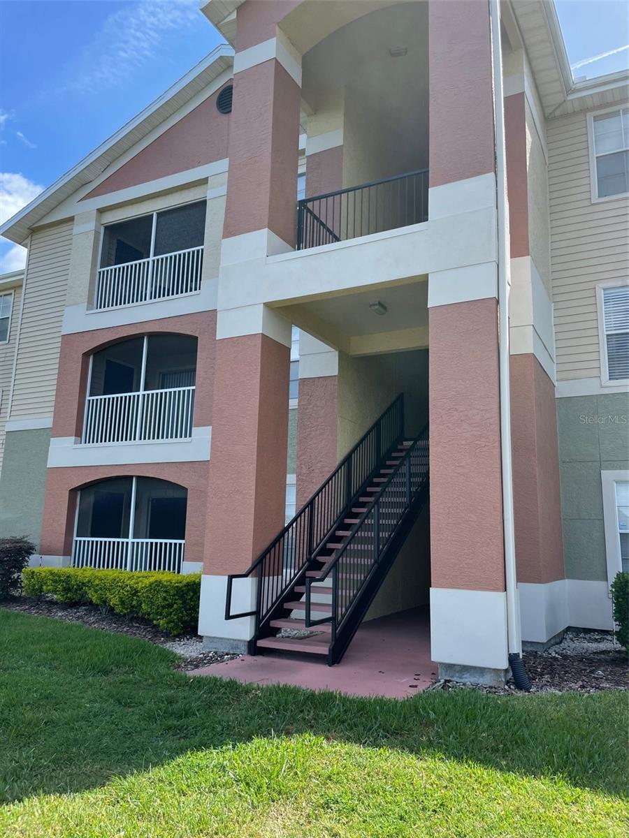 Image 36 of 47 For 1909 Summer Club Drive 211