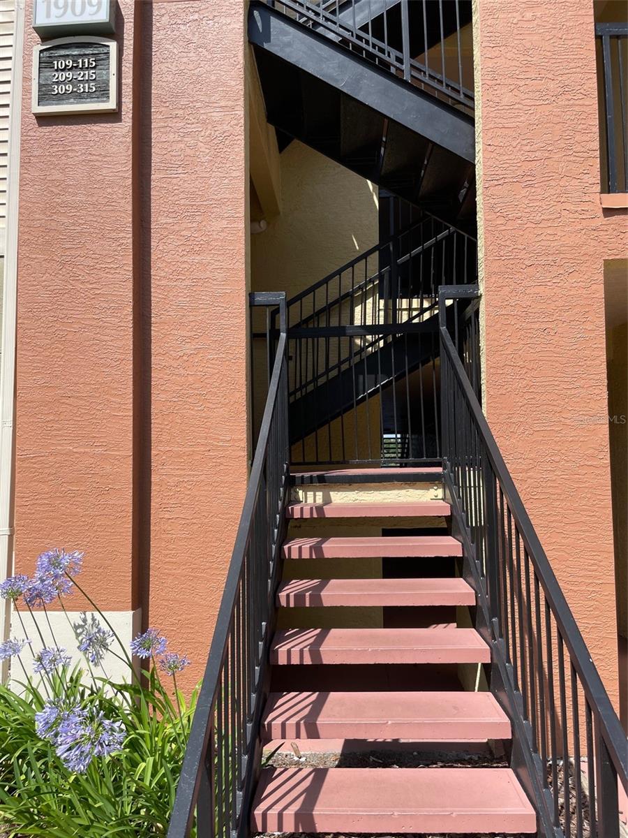 Image 38 of 47 For 1909 Summer Club Drive 211