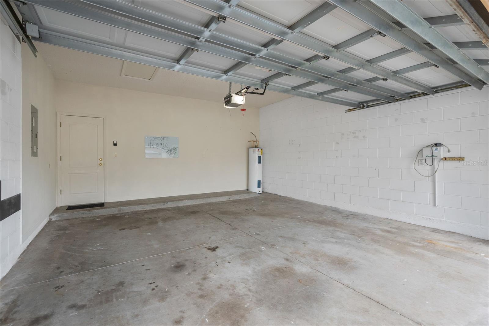 Image 29 of 38 For 9985 Shadow Creek Dr