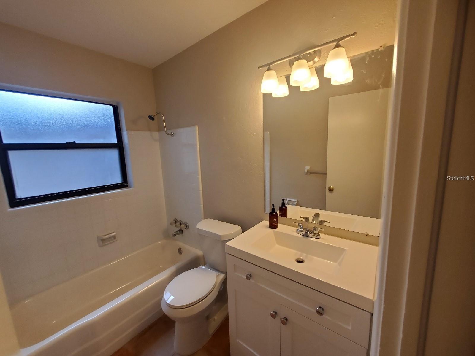 Image 18 of 21 For 1812 Pineview Circle