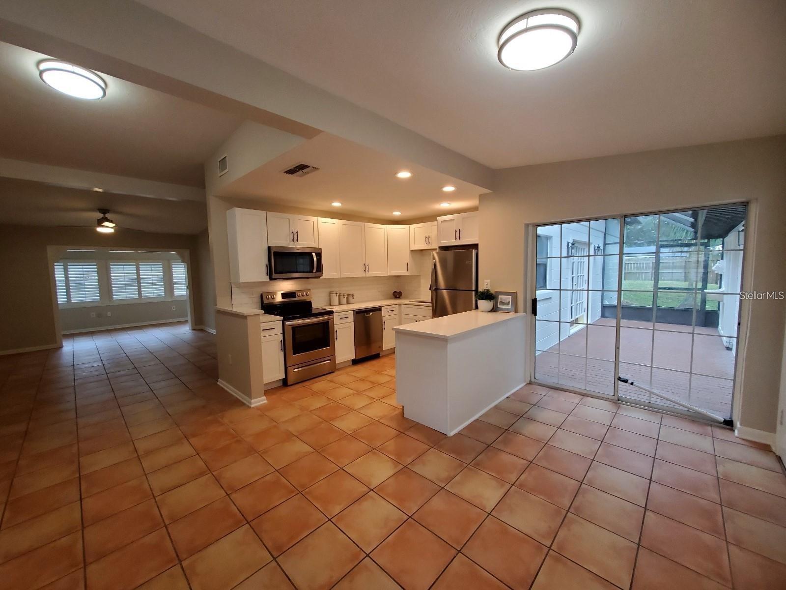 Image 7 of 21 For 1812 Pineview Circle