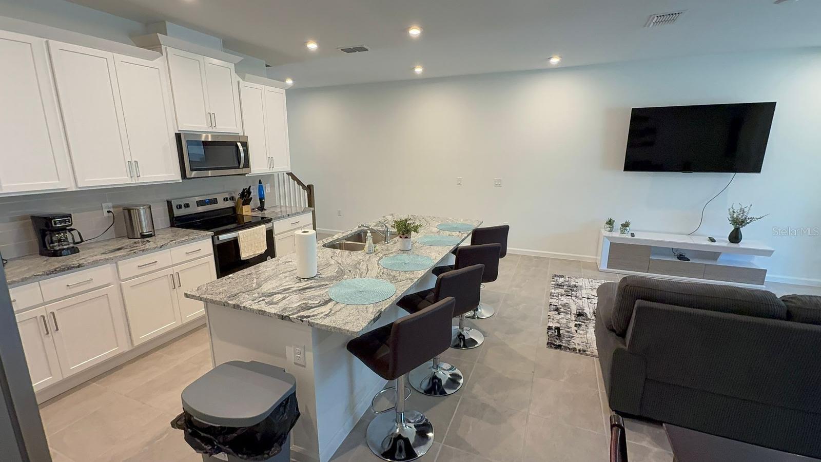 Image 3 of 15 For 2334 Zaballina Place 2343