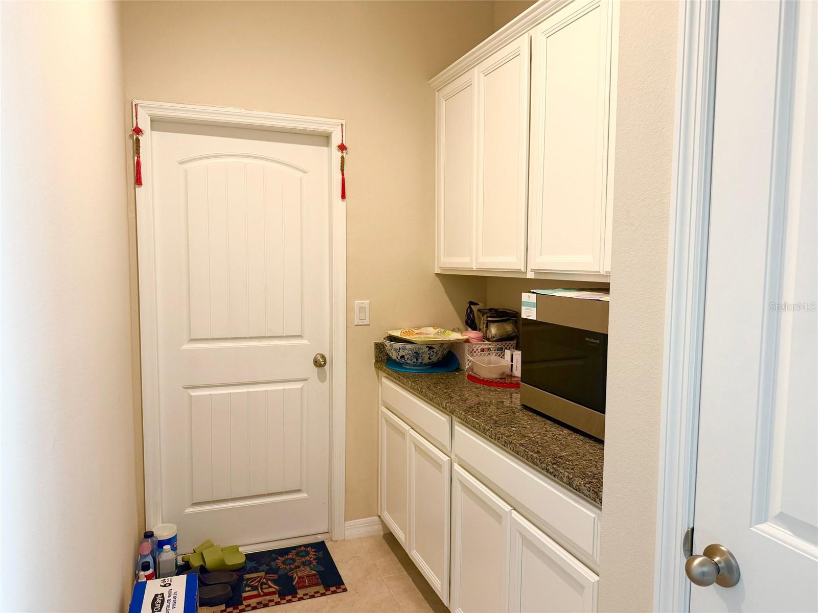 Image 27 of 41 For 16737 Harper Cove Drive