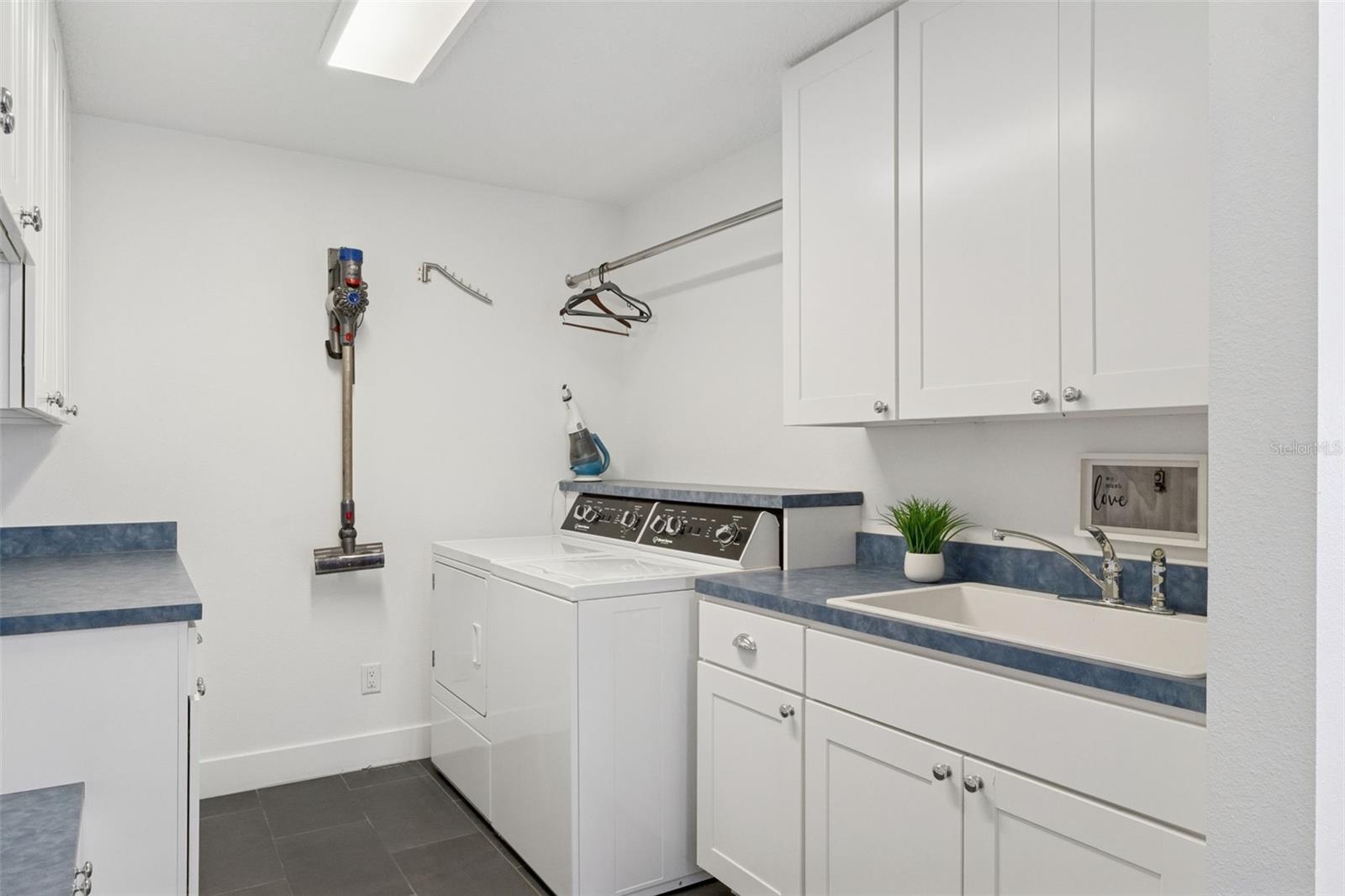 Image 42 of 74 For 2471 Jennifer Hope Boulevard