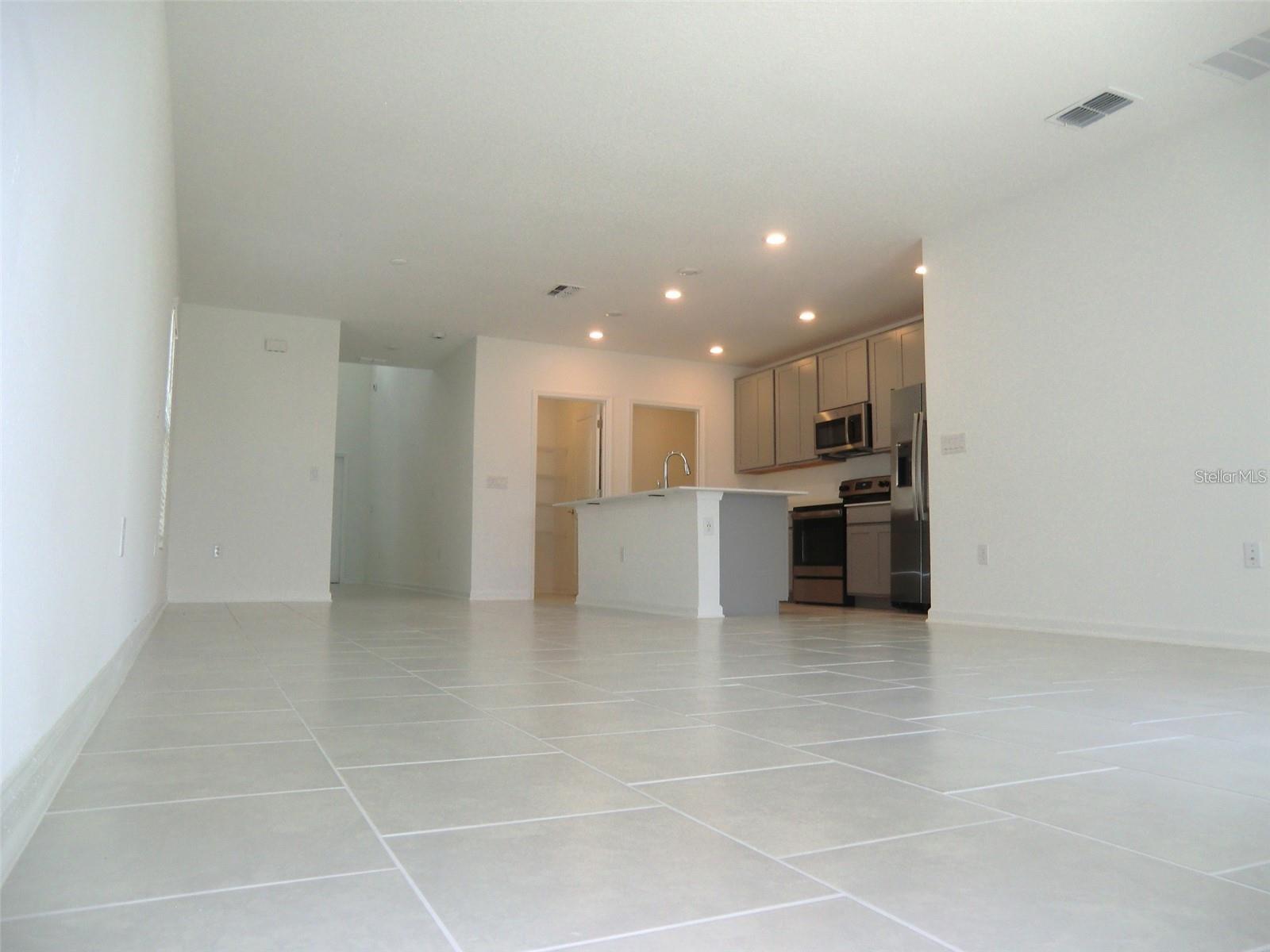 Image 11 of 27 For 364 Loch Court