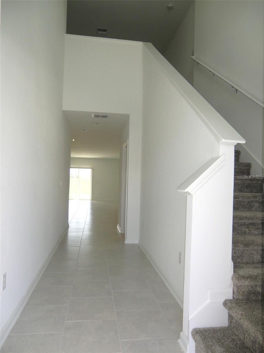 Image 17 of 27 For 364 Loch Court