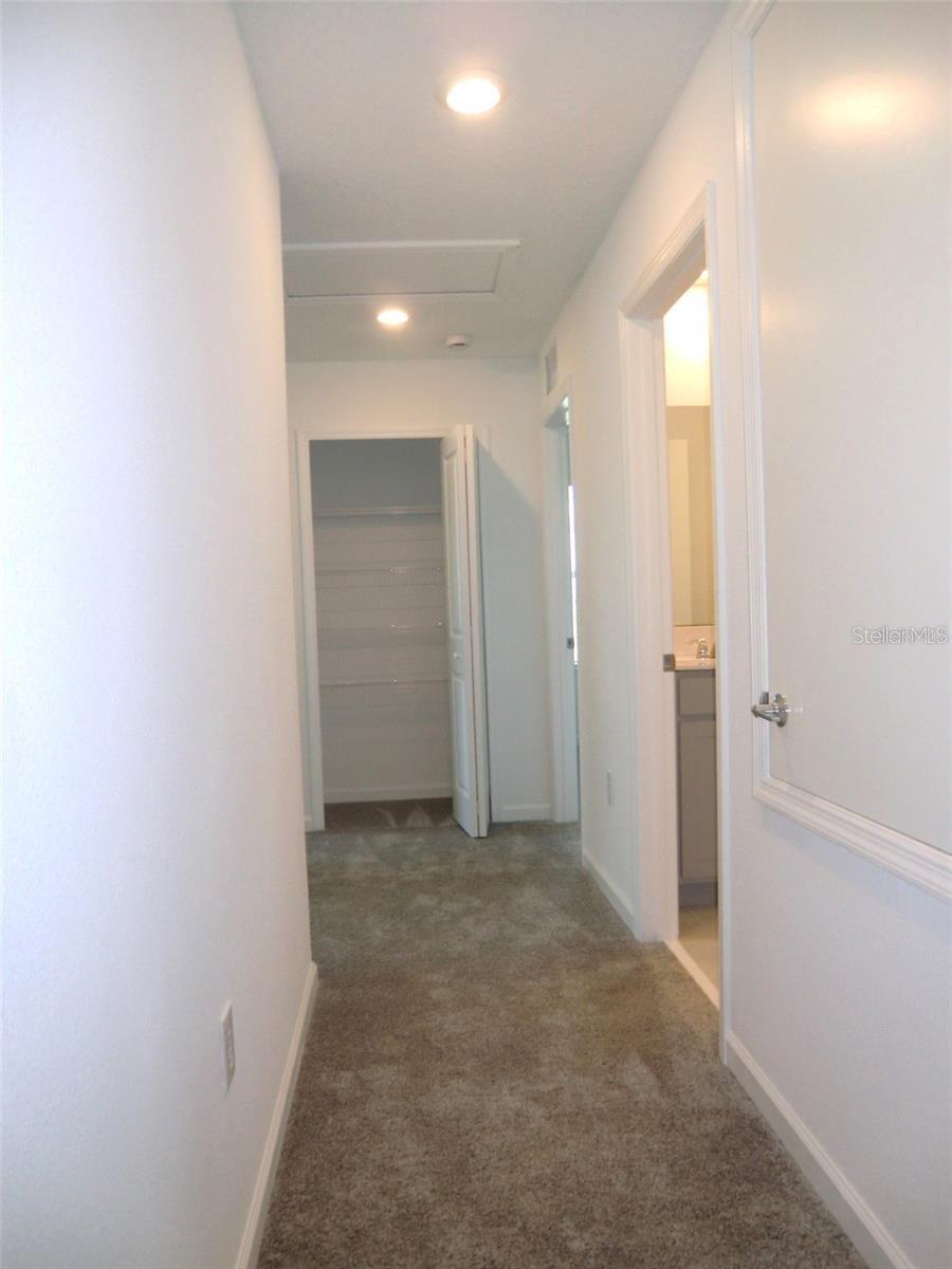 Image 18 of 27 For 364 Loch Court