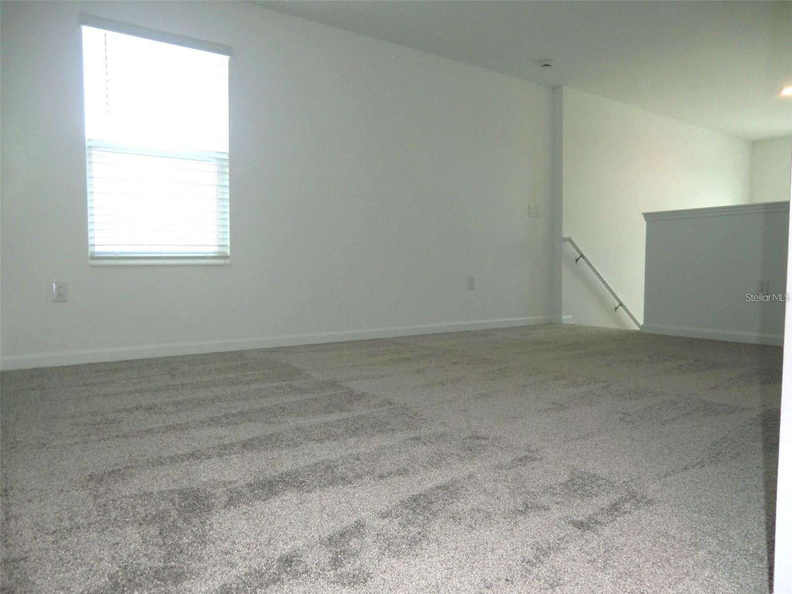 Image 19 of 27 For 364 Loch Court