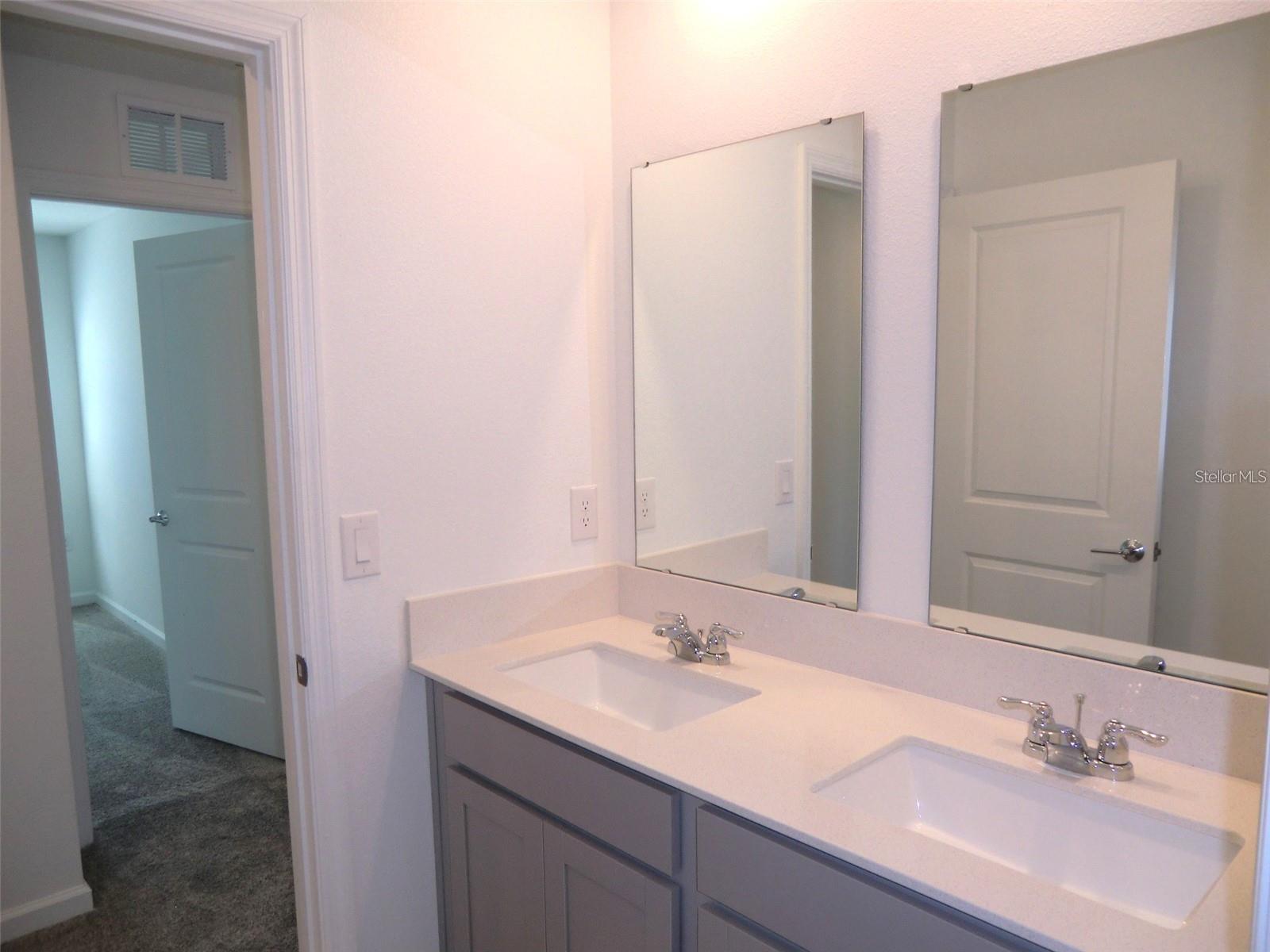 Image 22 of 27 For 364 Loch Court