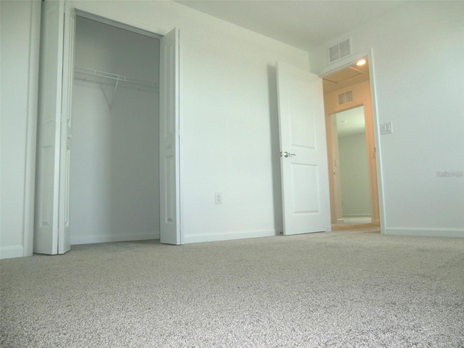 Image 23 of 27 For 364 Loch Court