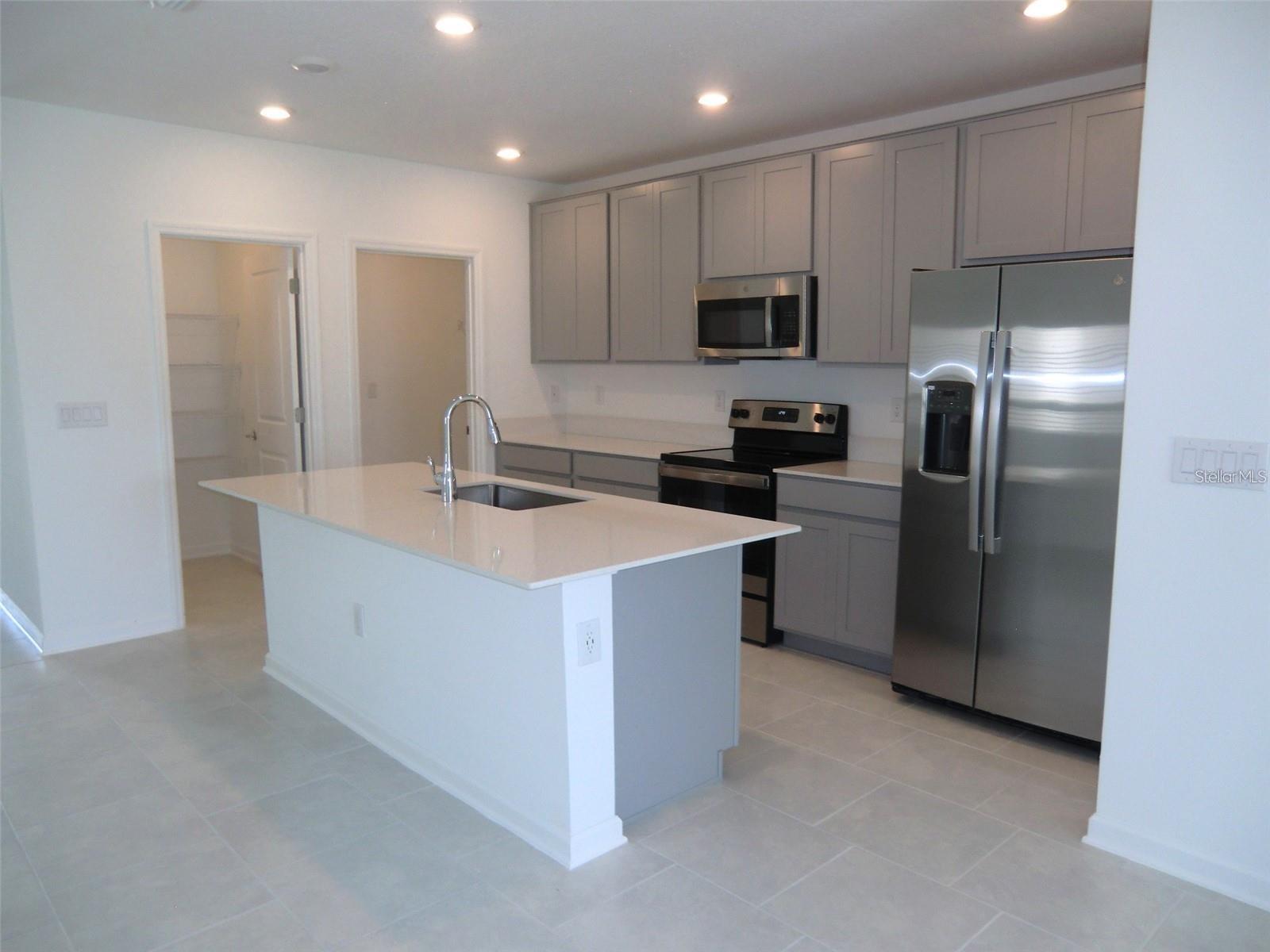 Image 6 of 27 For 364 Loch Court