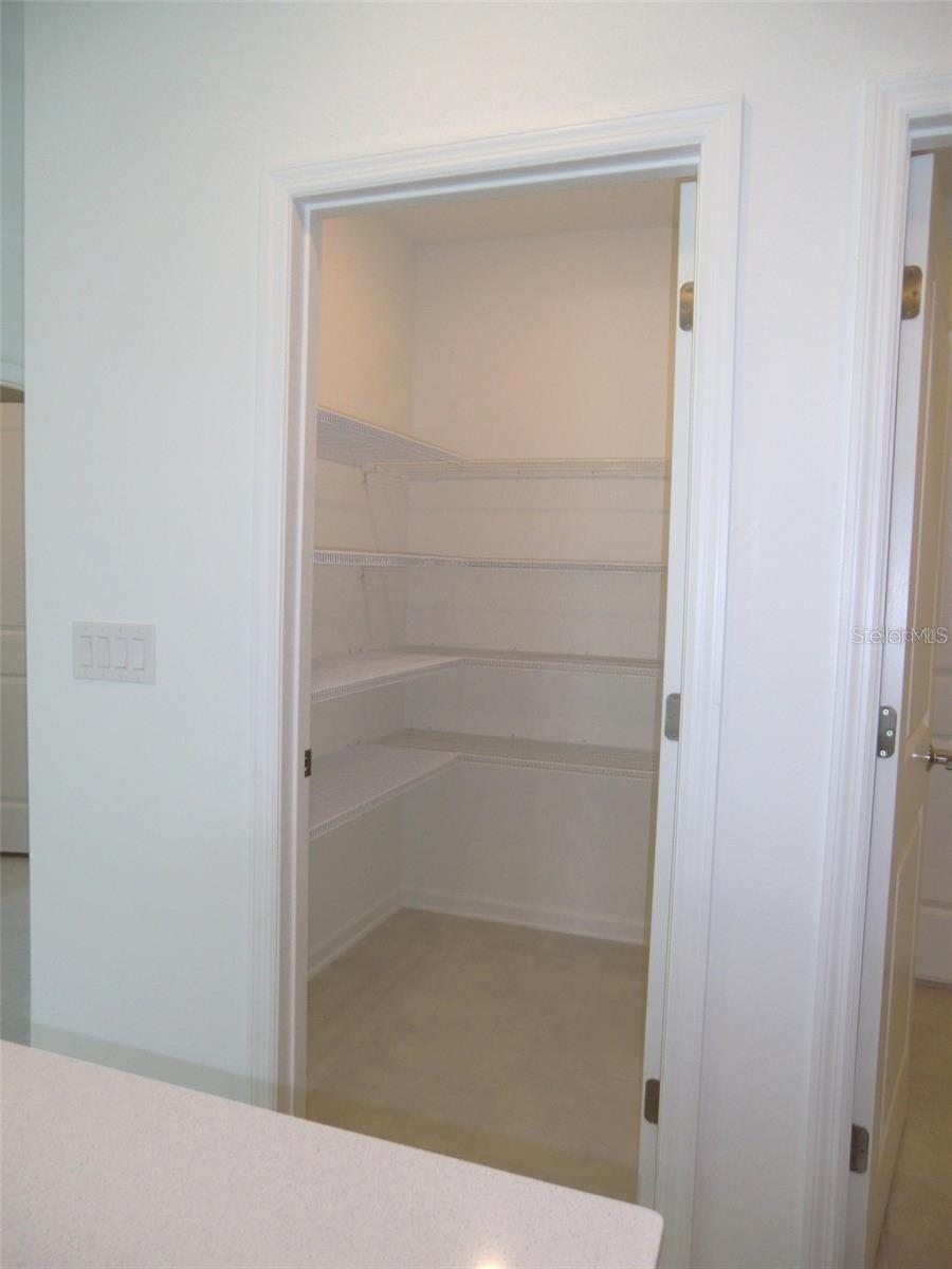 Image 9 of 27 For 364 Loch Court