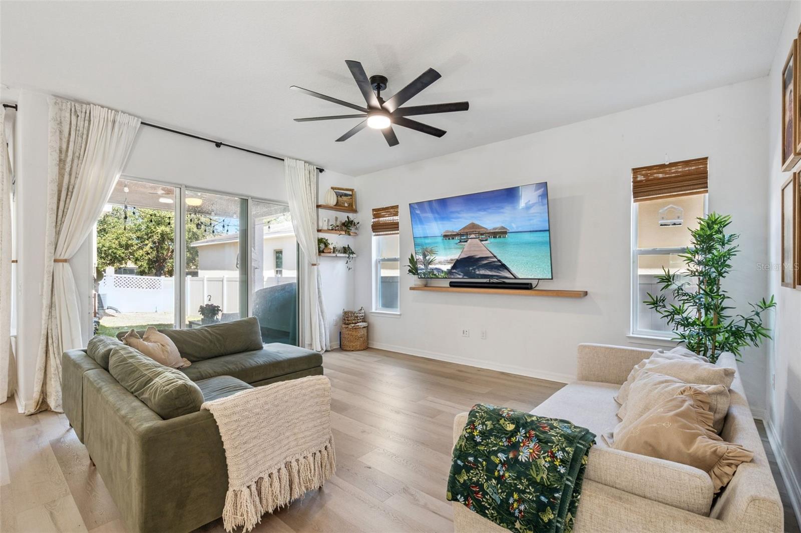 Image 13 of 67 For 17059 Harbor Oak Parkway