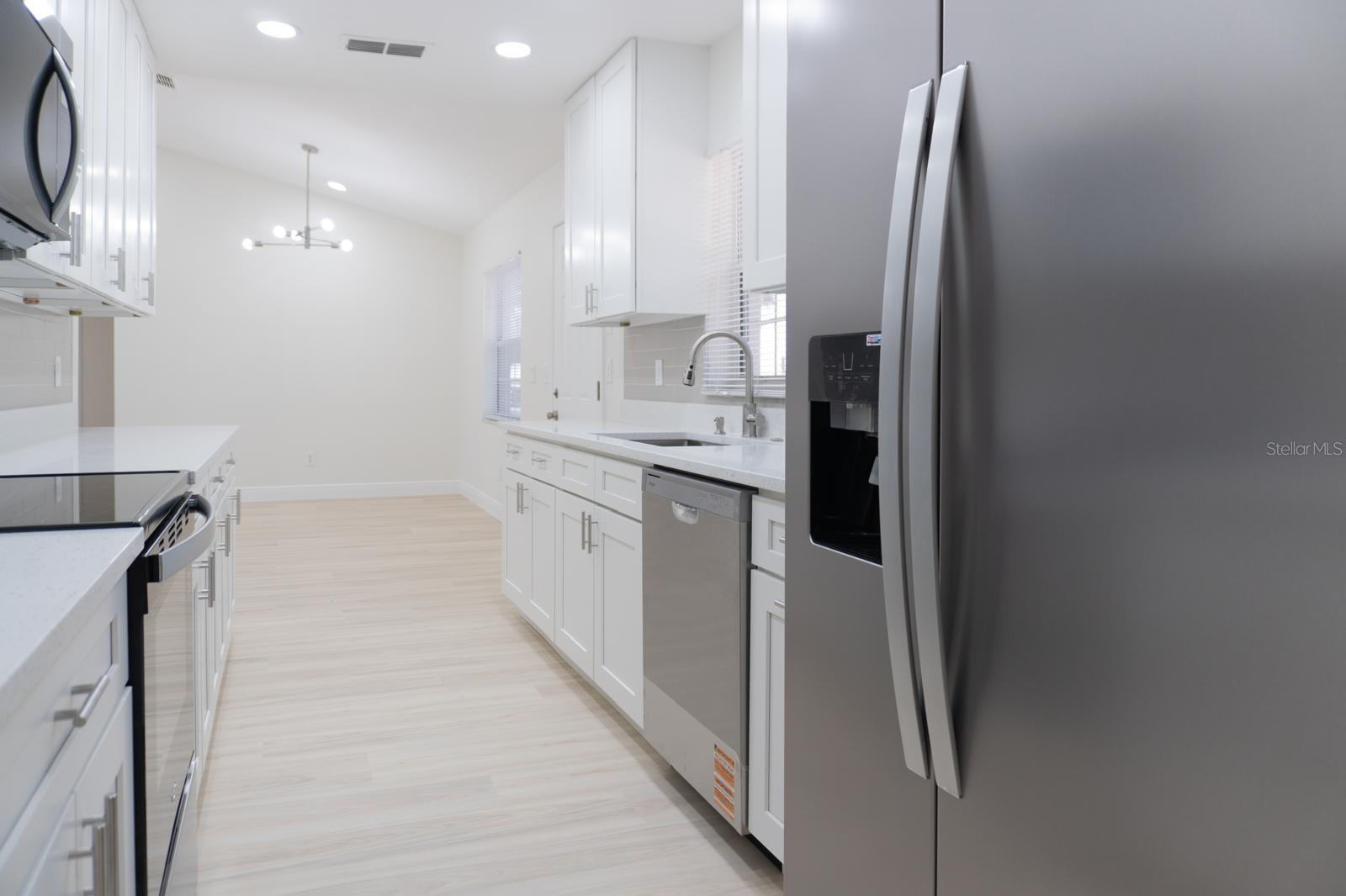 Image 10 of 40 For 5701 59th Court