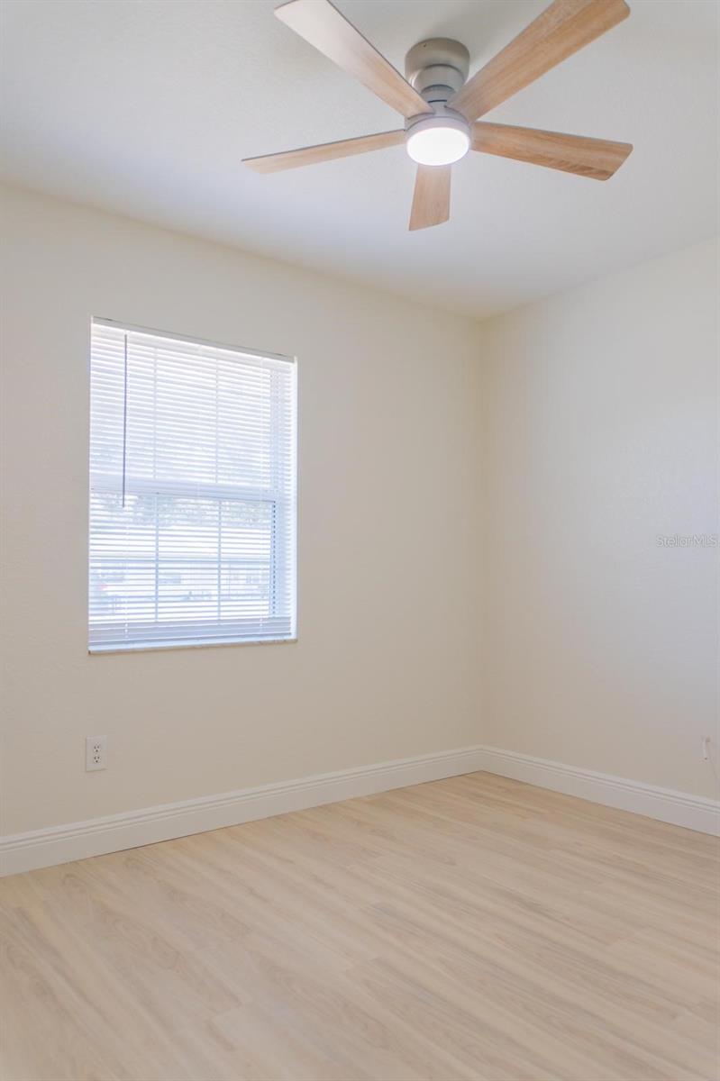 Image 23 of 40 For 5701 59th Court