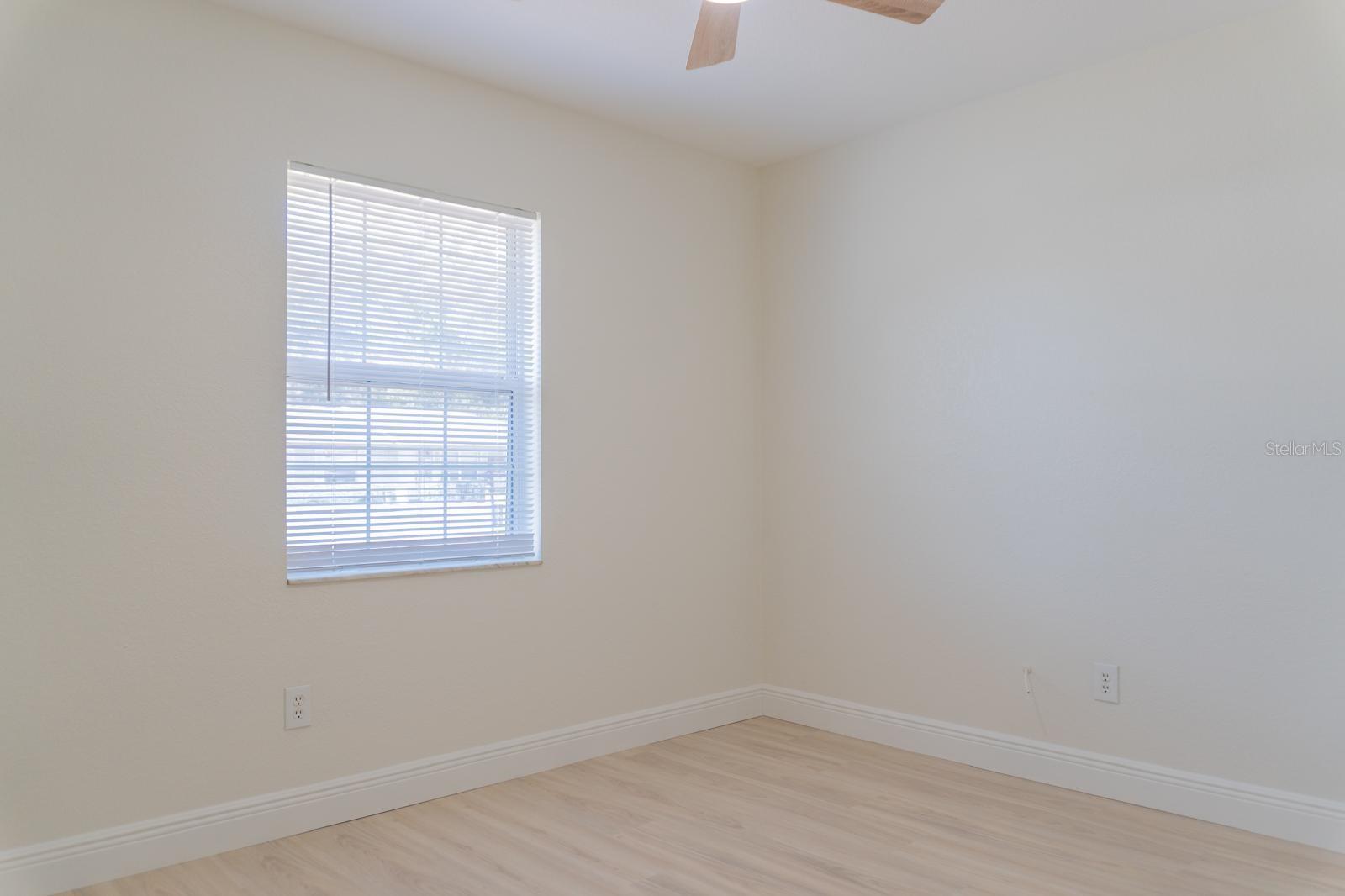 Image 26 of 40 For 5701 59th Court