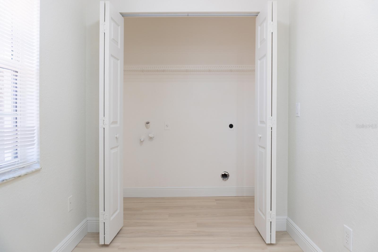 Image 33 of 40 For 5701 59th Court