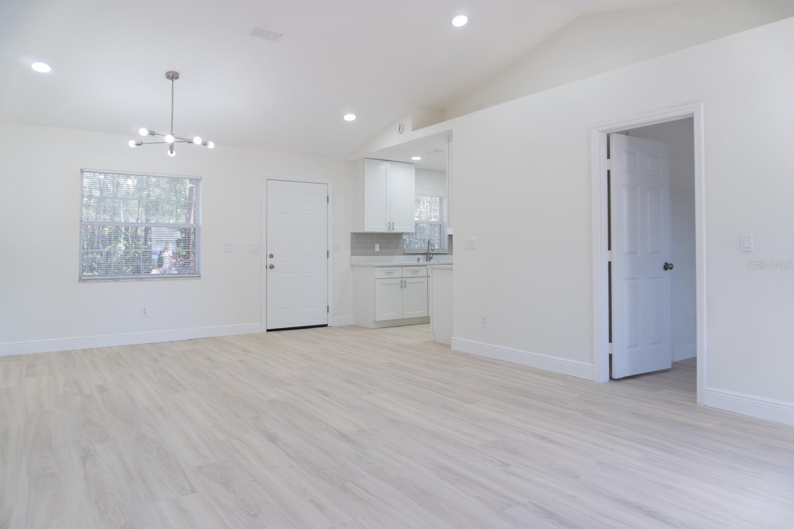 Image 5 of 40 For 5701 59th Court