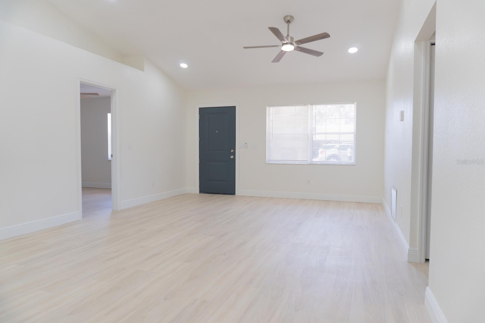 Image 6 of 40 For 5701 59th Court