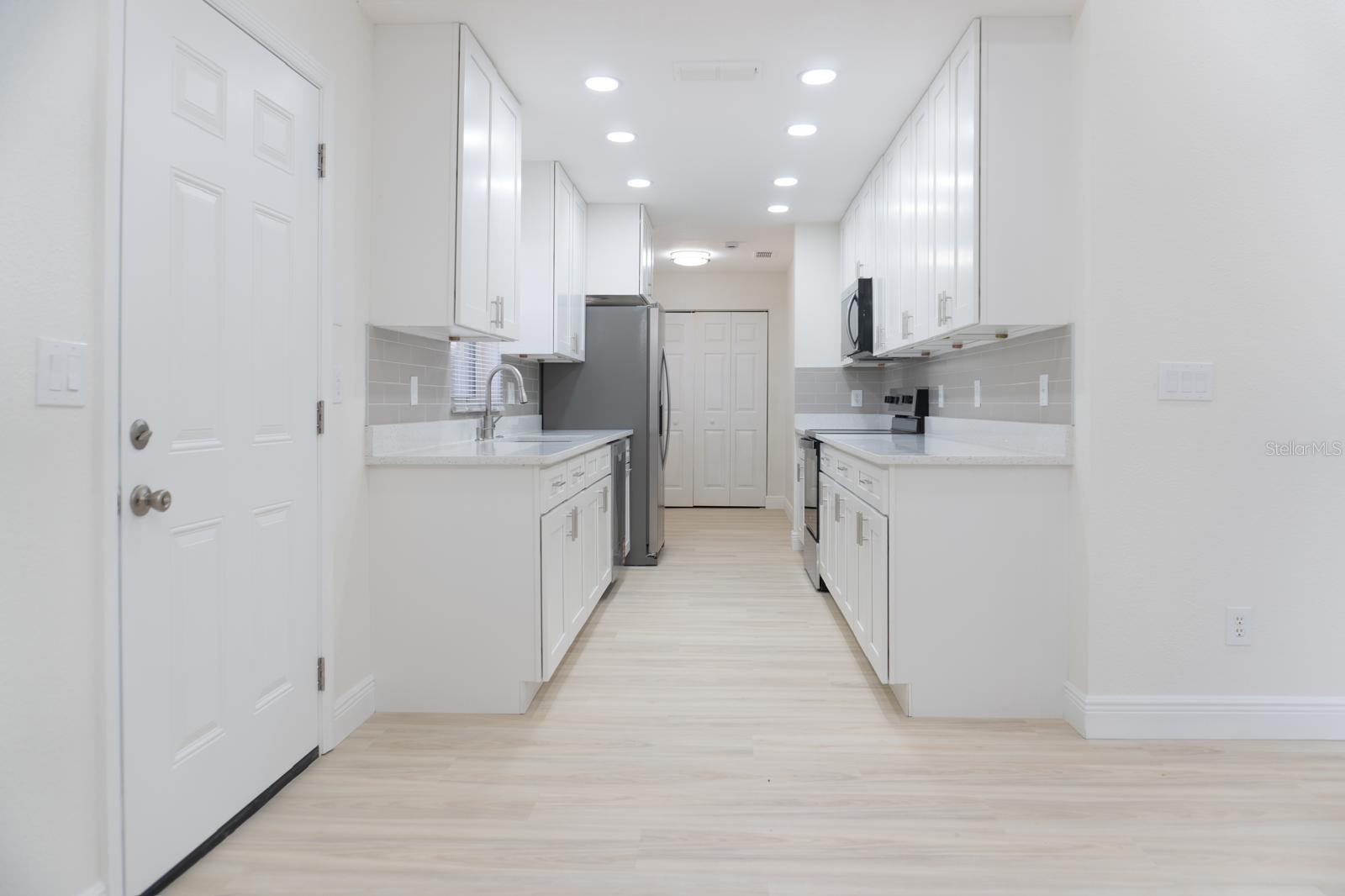 Image 7 of 40 For 5701 59th Court