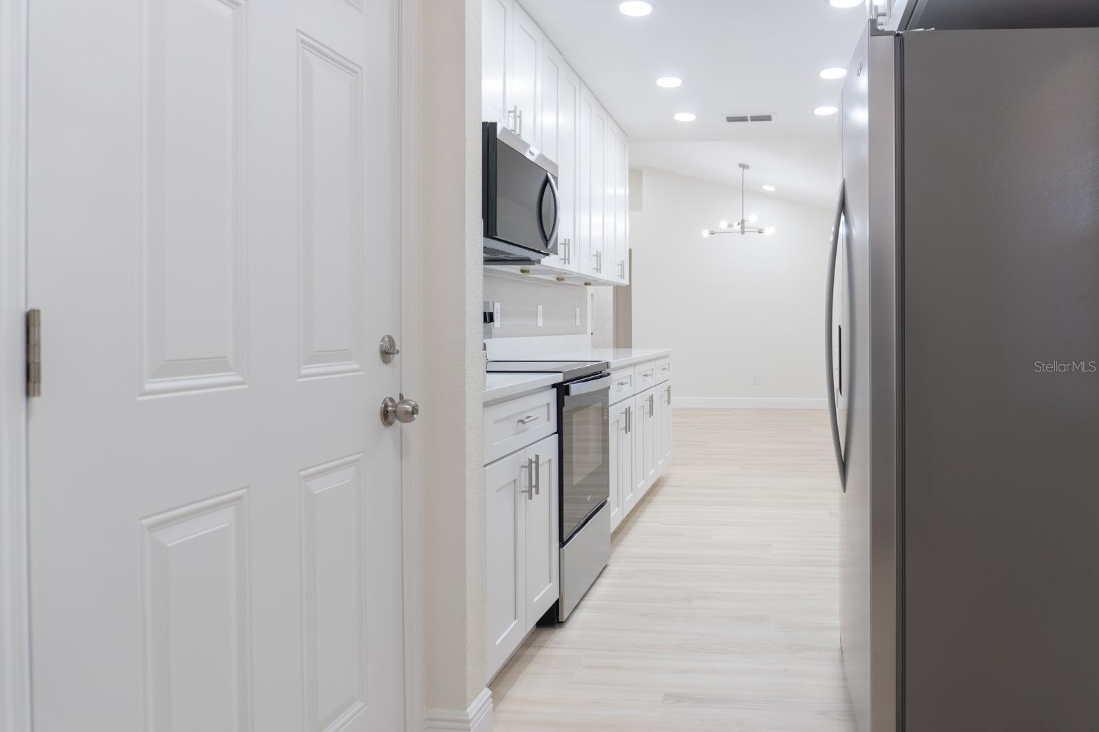 Image 9 of 40 For 5701 59th Court