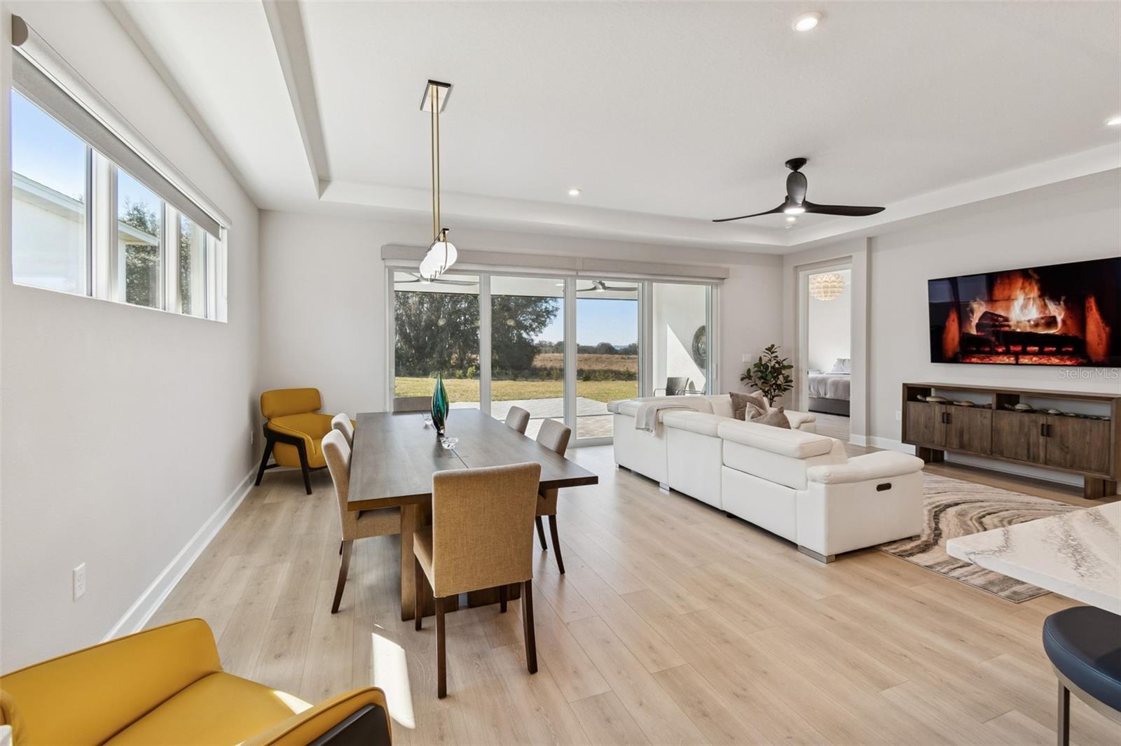 Listing photo id 10 for 1725 Point Grace Road