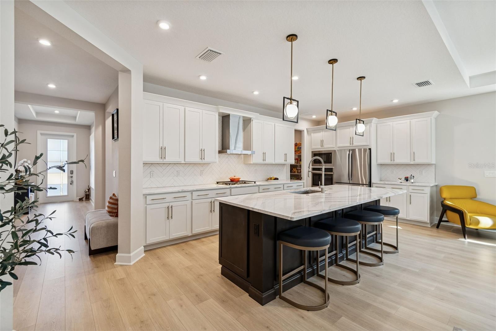 Listing photo id 12 for 1725 Point Grace Road