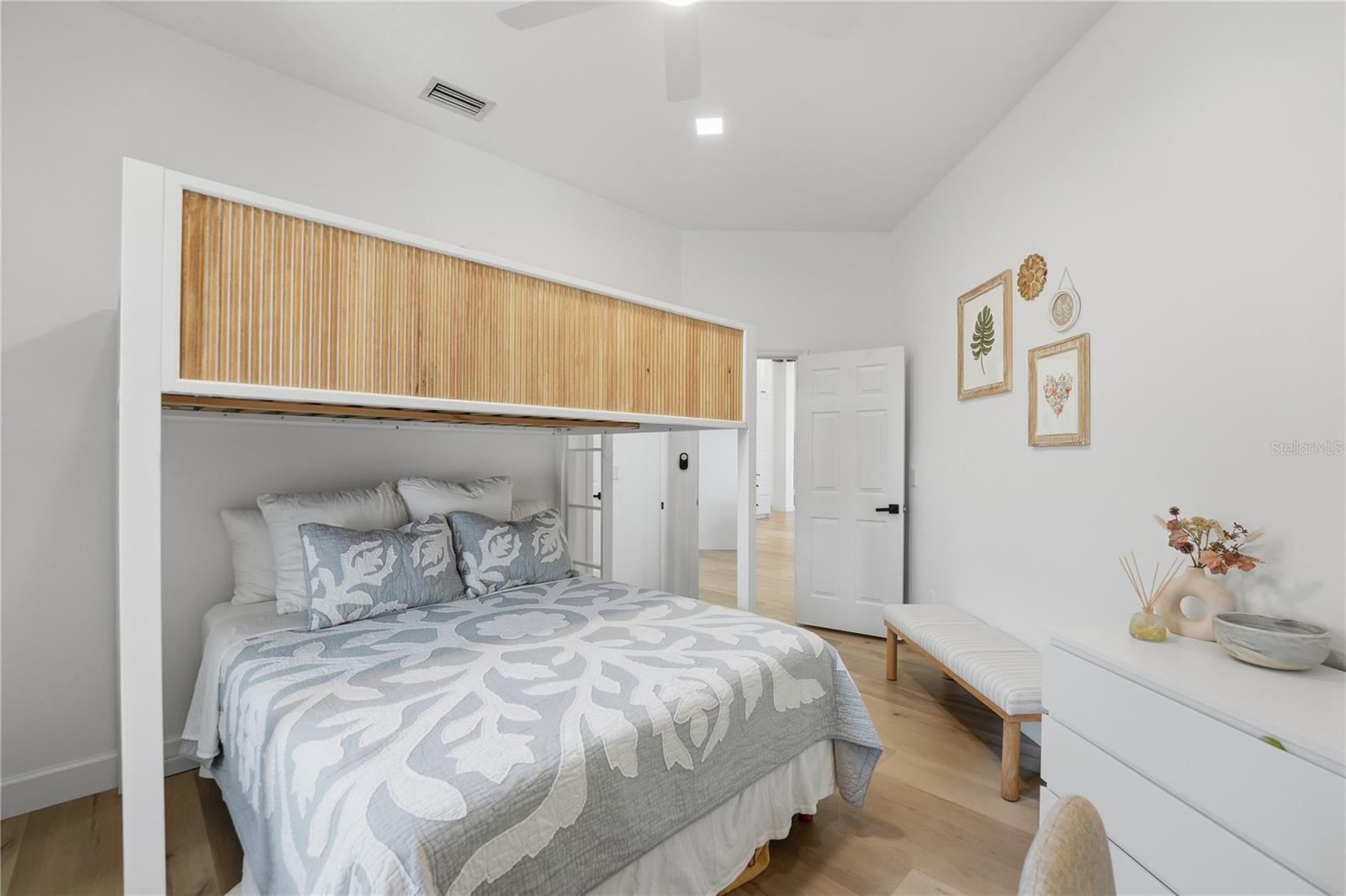 Image 36 of 48 For 11325 Riverbank Boulevard