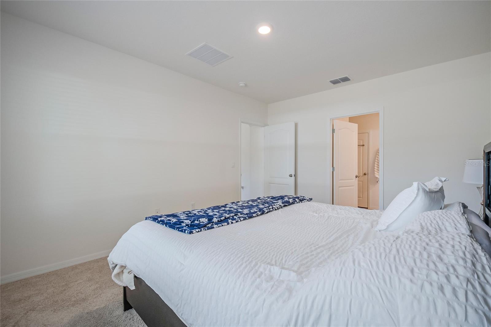 Image 32 of 40 For 1126 Chichester Court