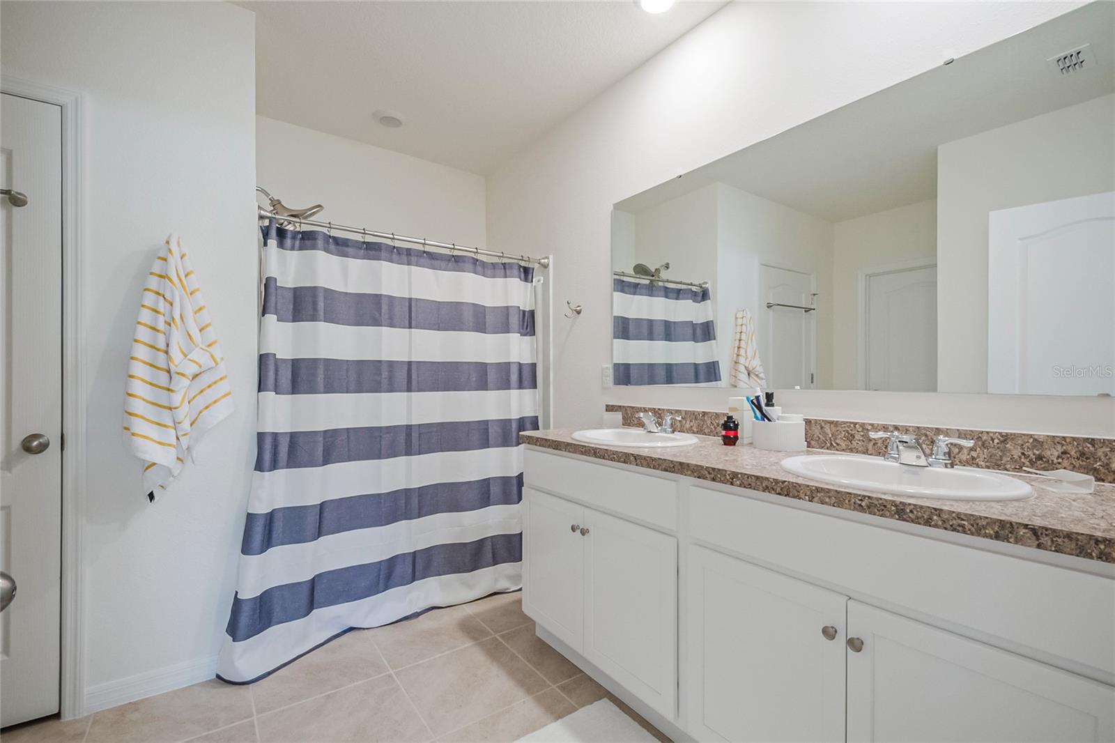 Image 33 of 40 For 1126 Chichester Court