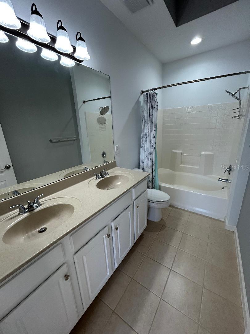 Image 5 of 24 For 12021 Villanova Drive A