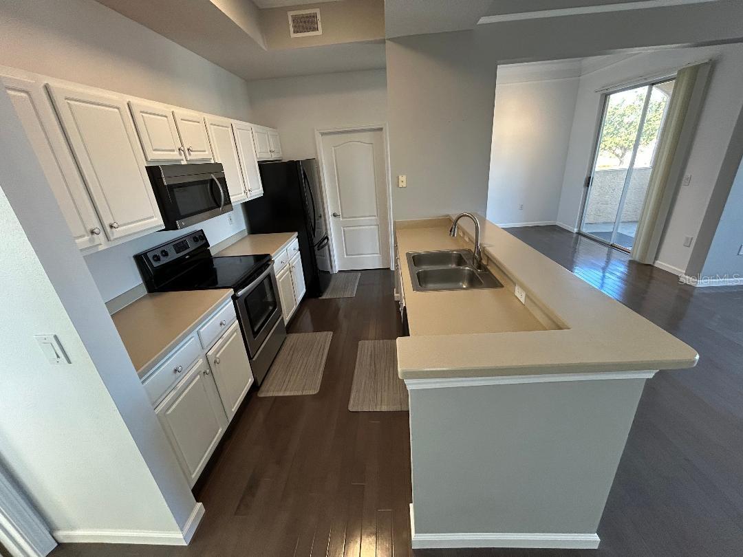 Image 9 of 24 For 12021 Villanova Drive A