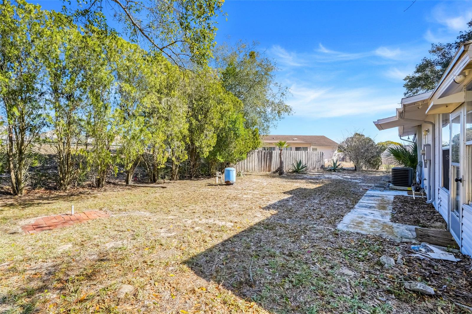 Image 21 of 29 For 13 Palm Court