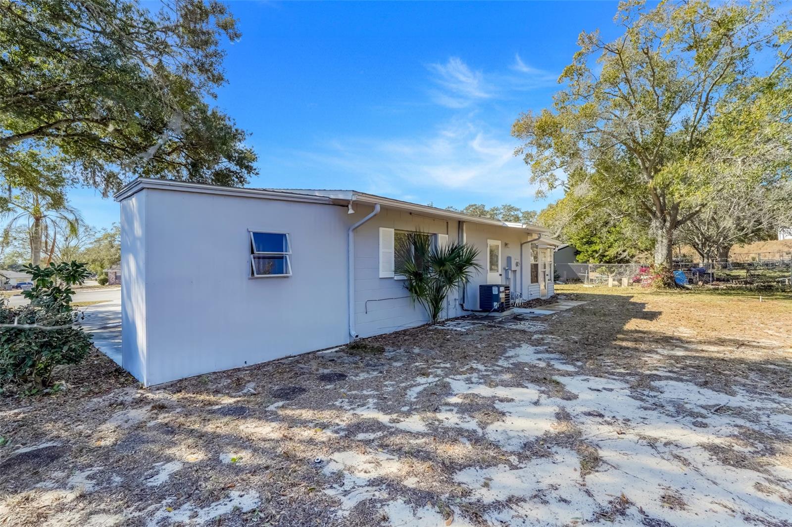 Image 22 of 29 For 13 Palm Court