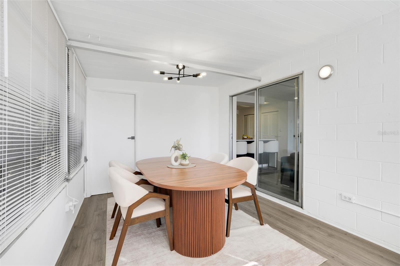 Image 5 of 29 For 13 Palm Court