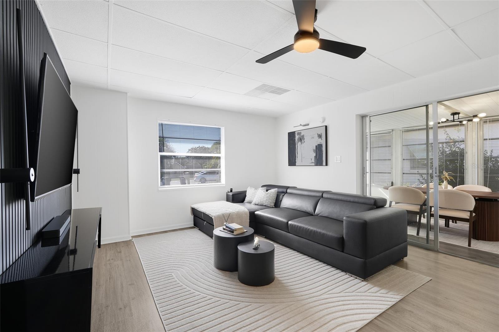 Image 7 of 29 For 13 Palm Court