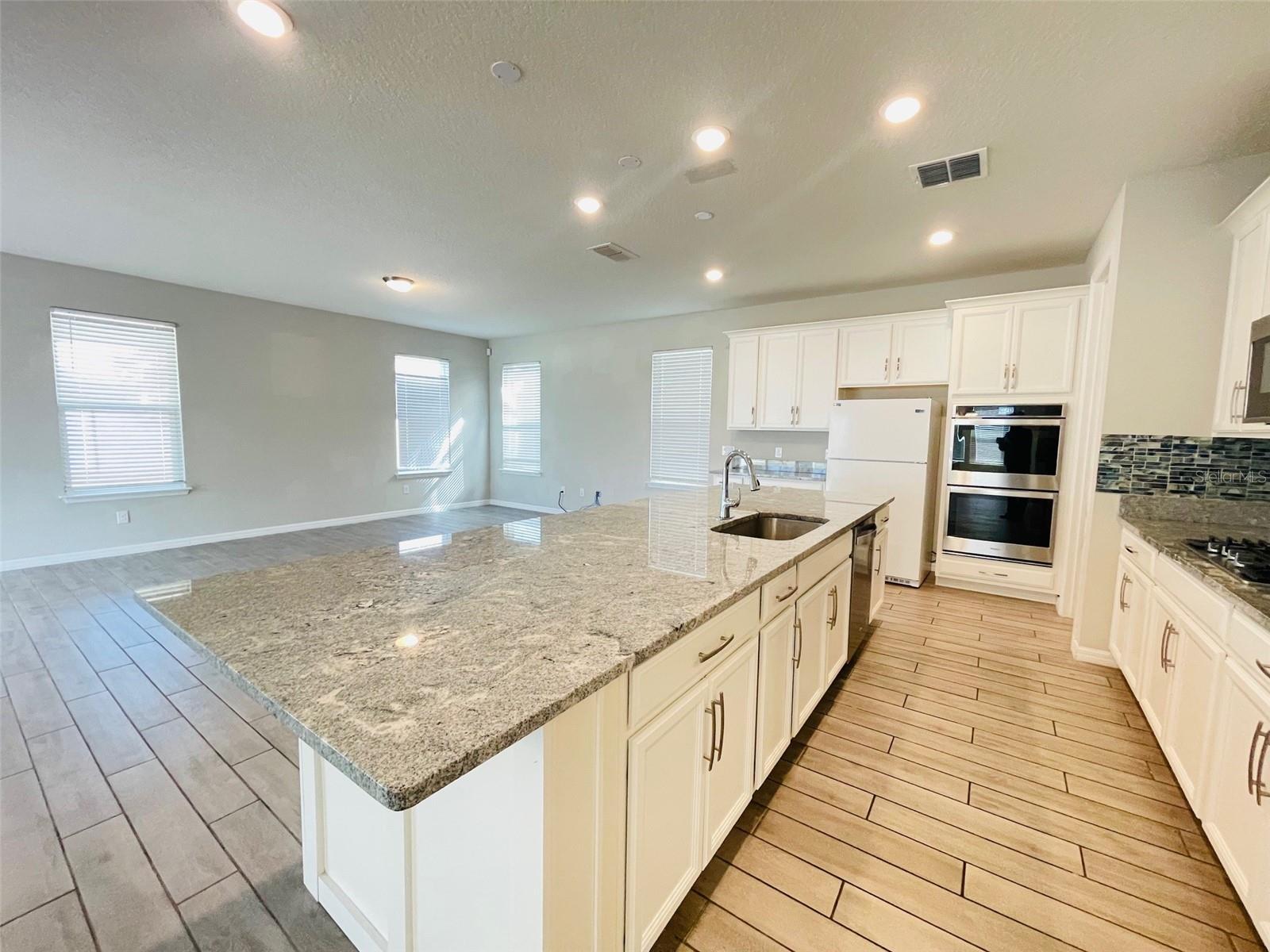 Image 11 of 29 For 8892 Lake Hall Lane