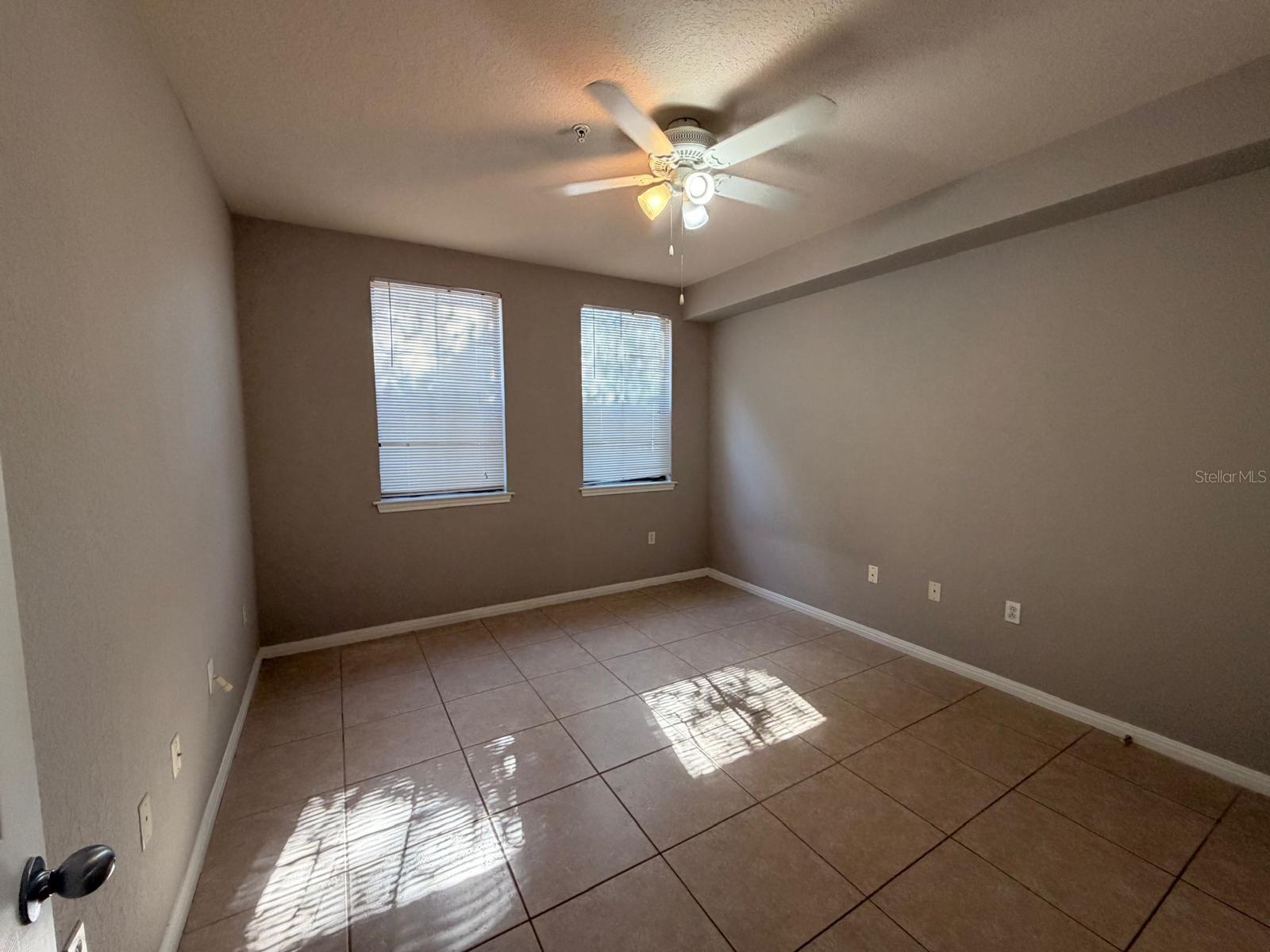 Image 10 of 19 For 911 Orange Avenue 125