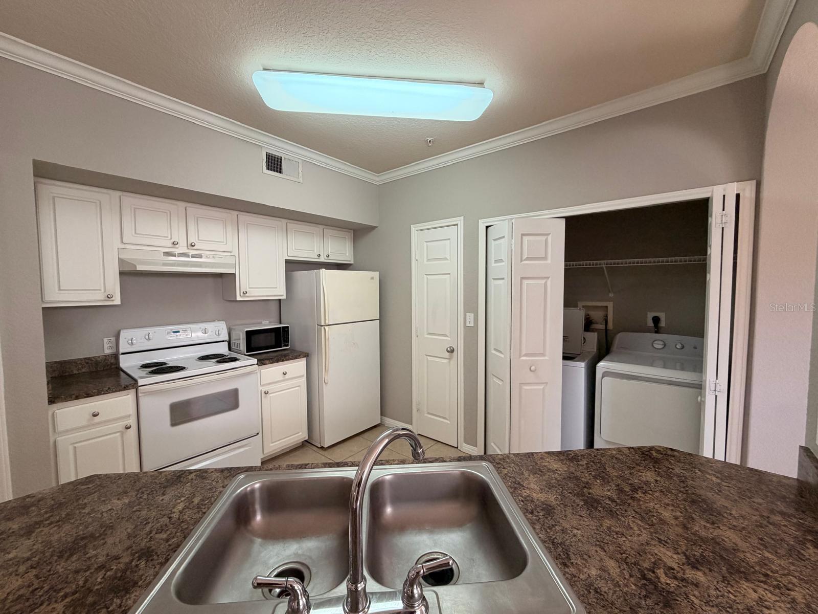 Image 5 of 19 For 911 Orange Avenue 125