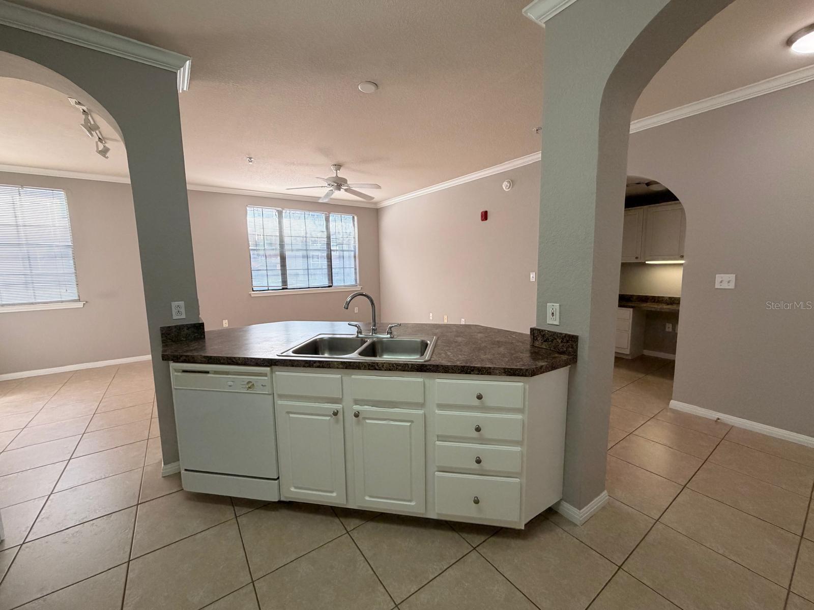 Image 6 of 19 For 911 Orange Avenue 125