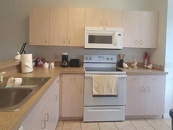 Image 2 of 11 For 259 Grand Rapids Drive